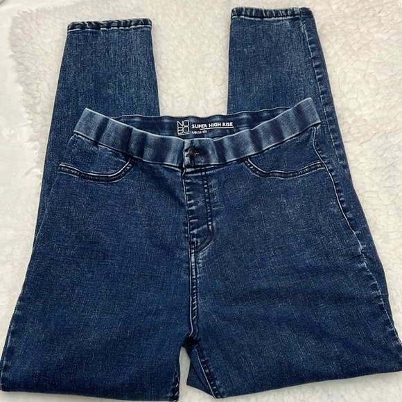 No Boundaries Denim - NOBO Pullon Super High Rise Jeans in Size Large. NWOT. 2 back pockets.